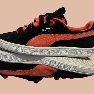 Puma Women's Black and Red Suede Sneakers
